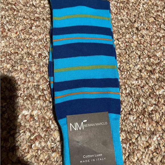*NWT* Men NEIMAN MARCUS Over The Calf Italian Made Luxe Dress Socks (per pair). - Picture 8 of 16